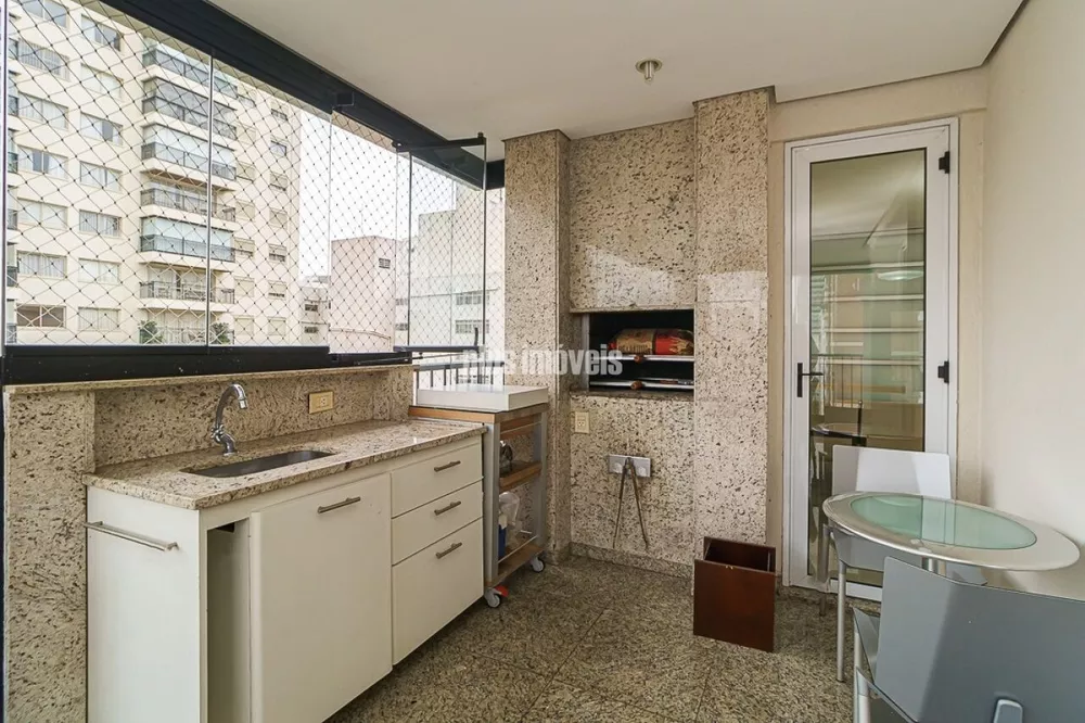 Apartamento à venda com 3 quartos, 225m² - Foto 3