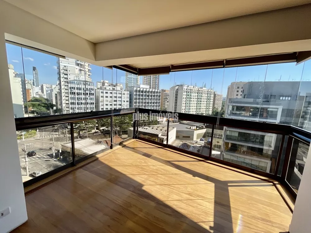 Apartamento à venda com 3 quartos, 275m² - Foto 1