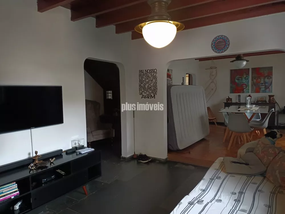 Casa à venda com 3 quartos, 251m² - Foto 1