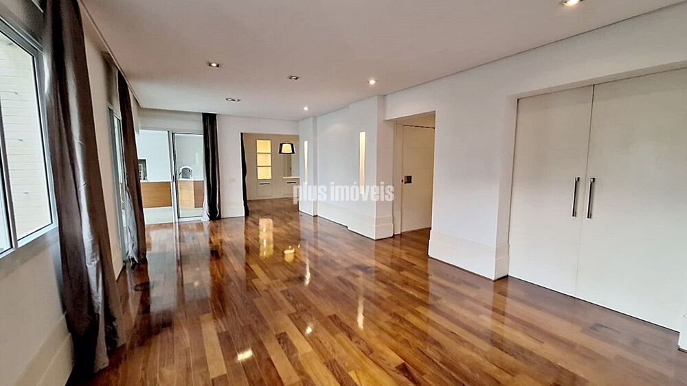 Apartamento à venda com 4 quartos, 207m² - Foto 1