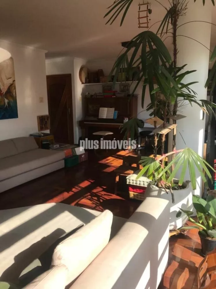 Apartamento à venda com 3 quartos, 150m² - Foto 2