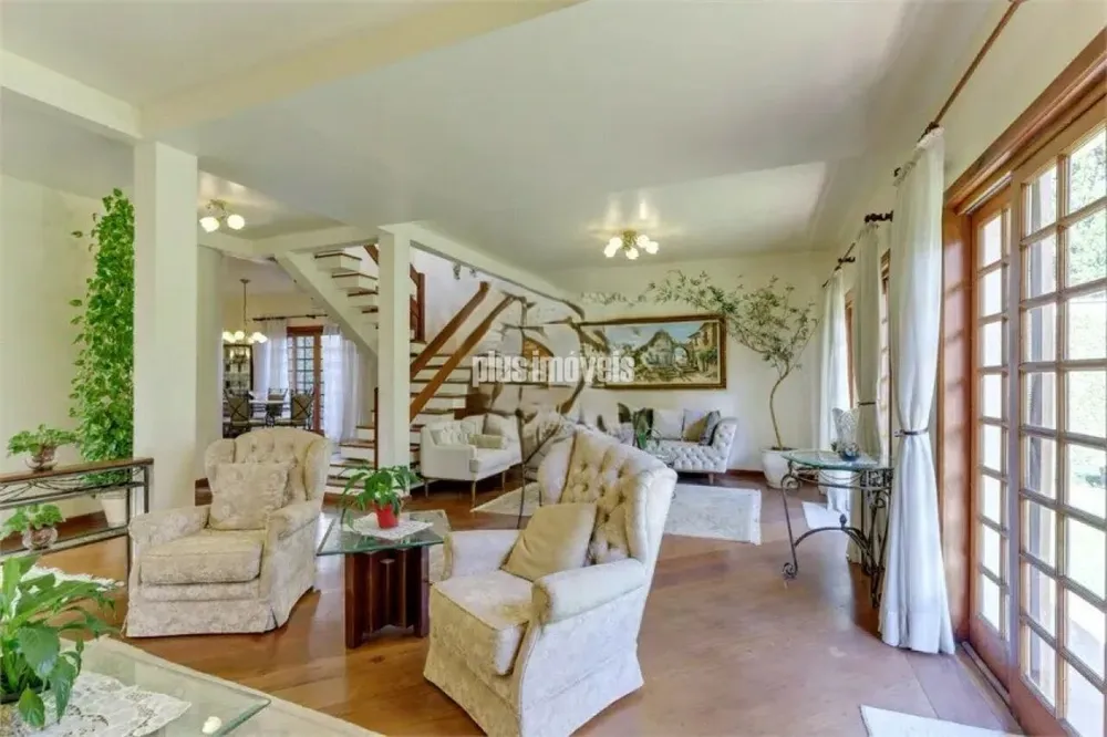 Casa, 4 quartos, 261 m² - Foto 1