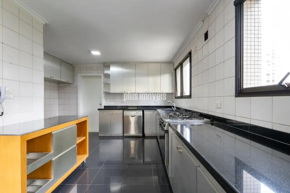 Apartamento, 4 quartos, 251 m² - Foto 1