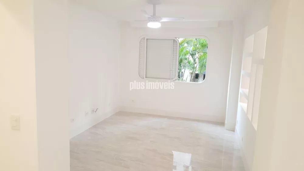 Apartamento à venda com 3 quartos, 200m² - Foto 2