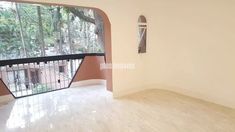 Apartamento à venda com 3 quartos, 200m² - Foto 3