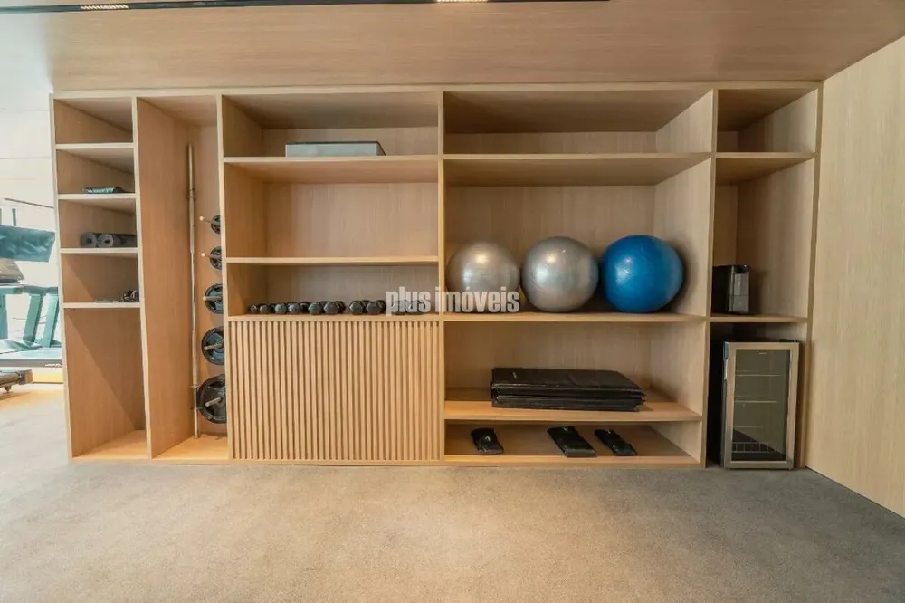 Apartamento, 3 quartos, 240 m² - Foto 1