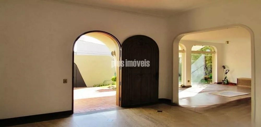 Casa à venda com 4 quartos, 614m² - Foto 4