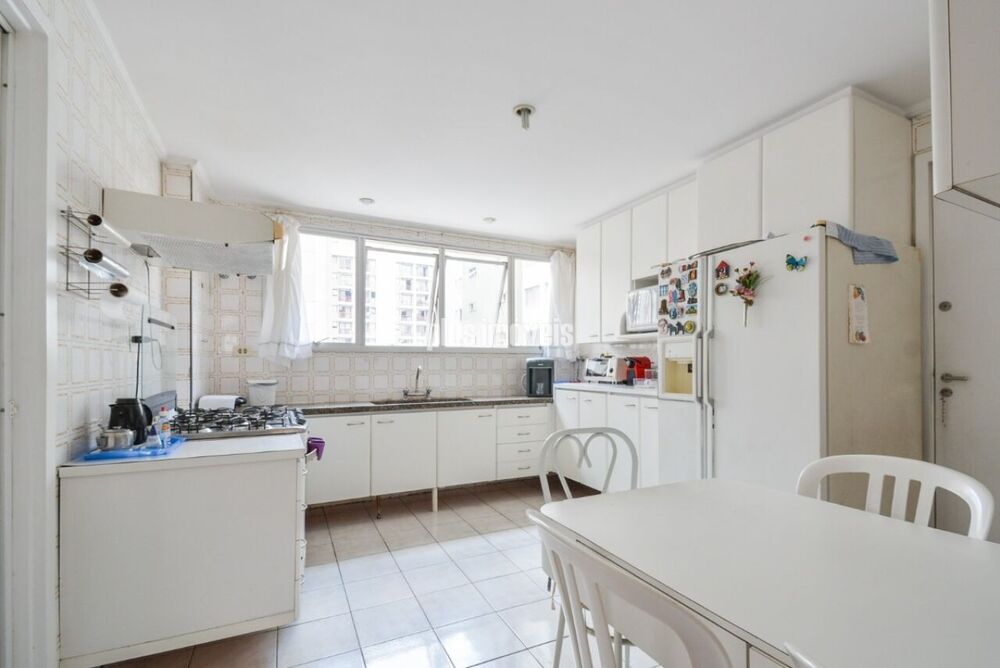 Apartamento à venda com 4 quartos, 161m² - Foto 4
