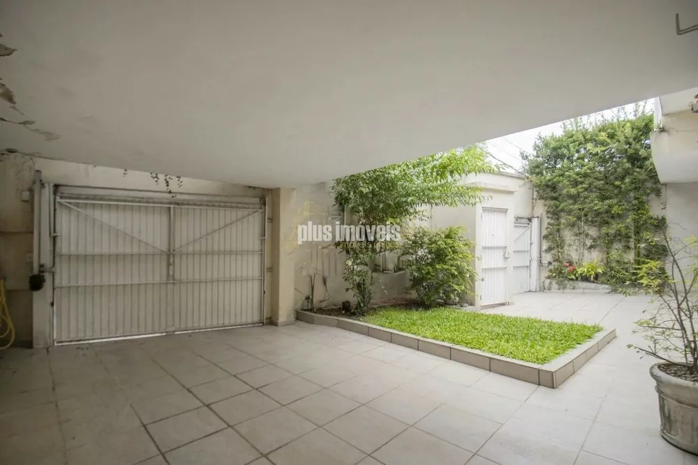 Casa de Vila à venda com 4 quartos, 329m² - Foto 3