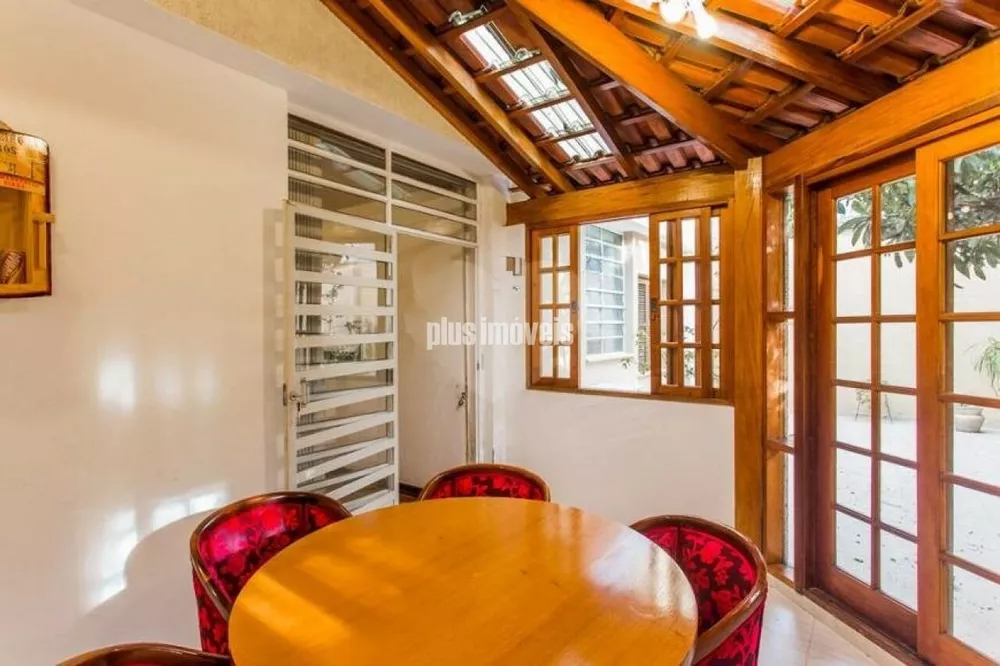 Casa à venda com 4 quartos, 250m² - Foto 2