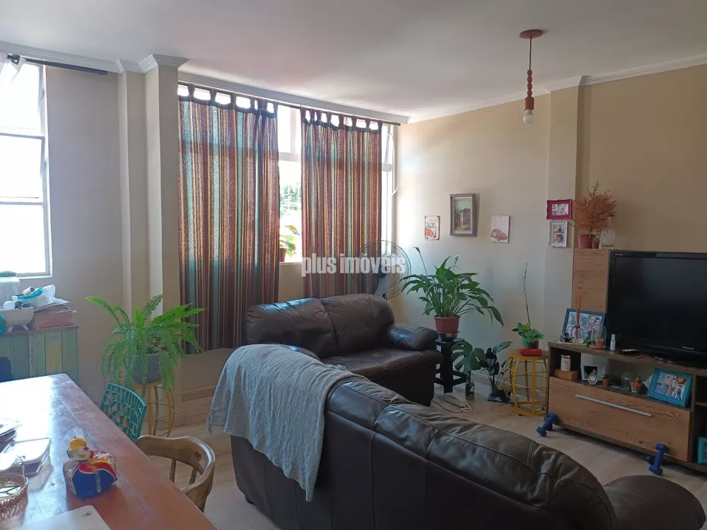 Apartamento à venda com 2 quartos, 70m² - Foto 3