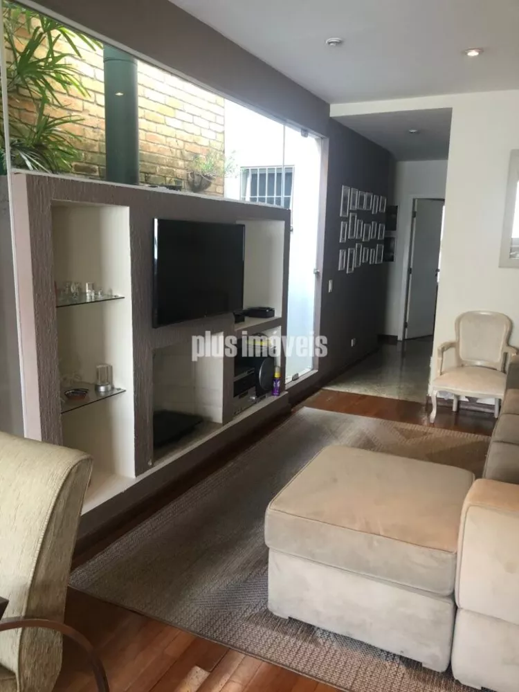 Casa à venda com 4 quartos, 201m² - Foto 1