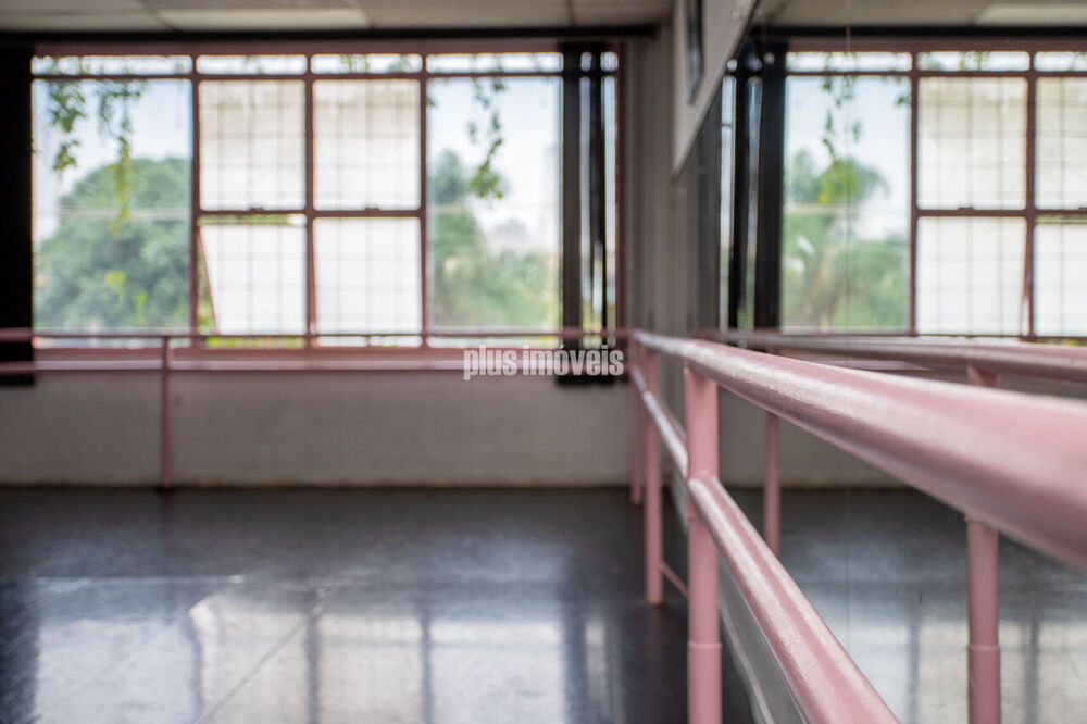 Casa Comercial à venda com 2 quartos, 176m² - Foto 3