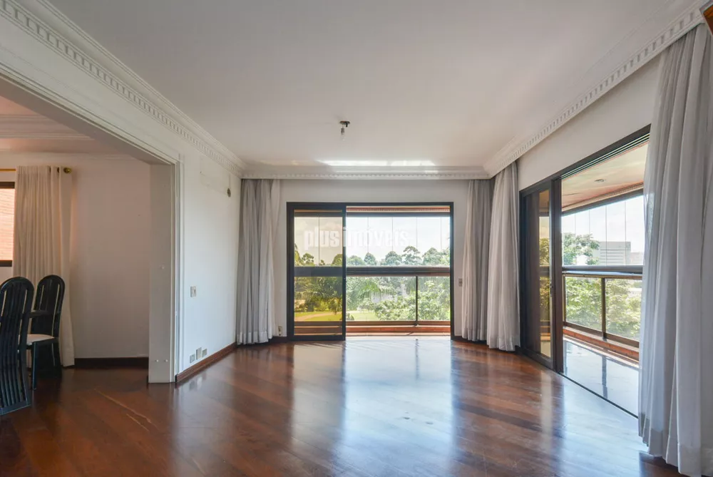 Apartamento à venda com 4 quartos, 236m² - Foto 1