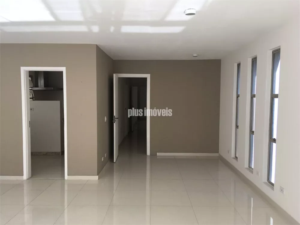 Apartamento à venda com 3 quartos, 180m² - Foto 2