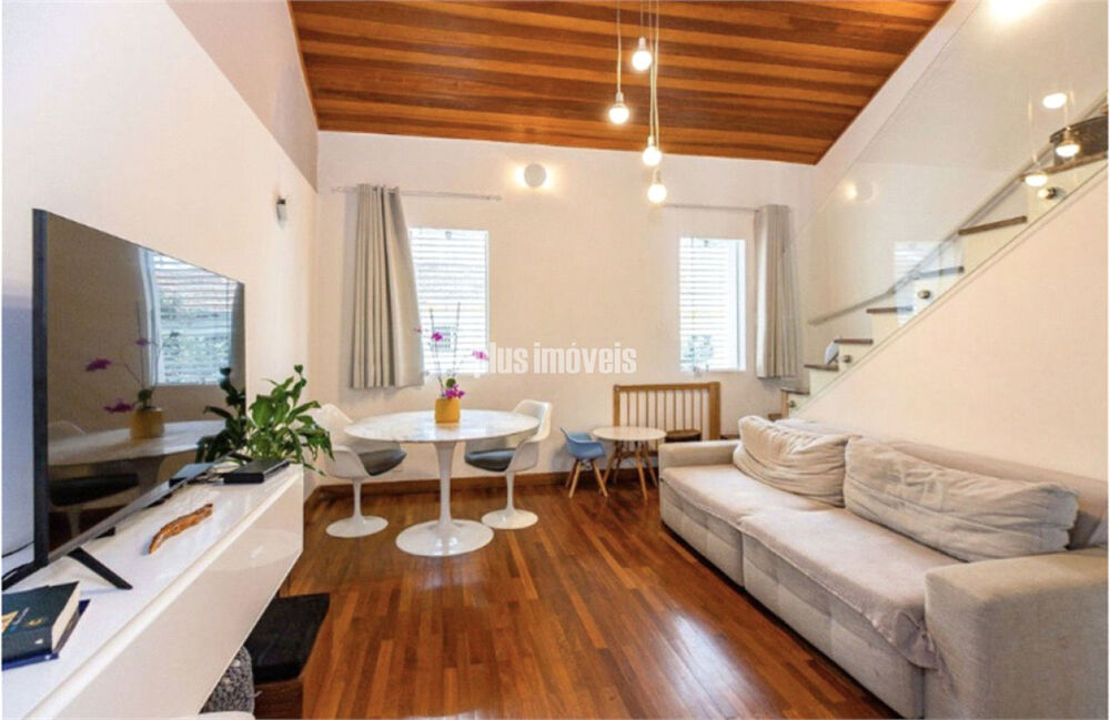 Casa à venda com 3 quartos, 150m² - Foto 1