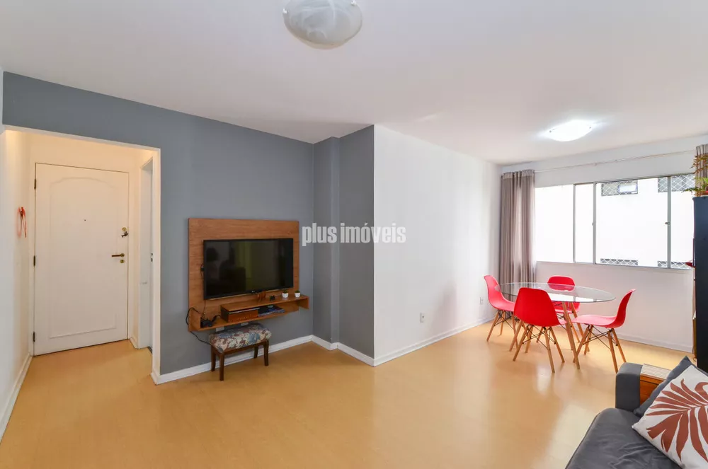 Apartamento à venda com 2 quartos, 70m² - Foto 2