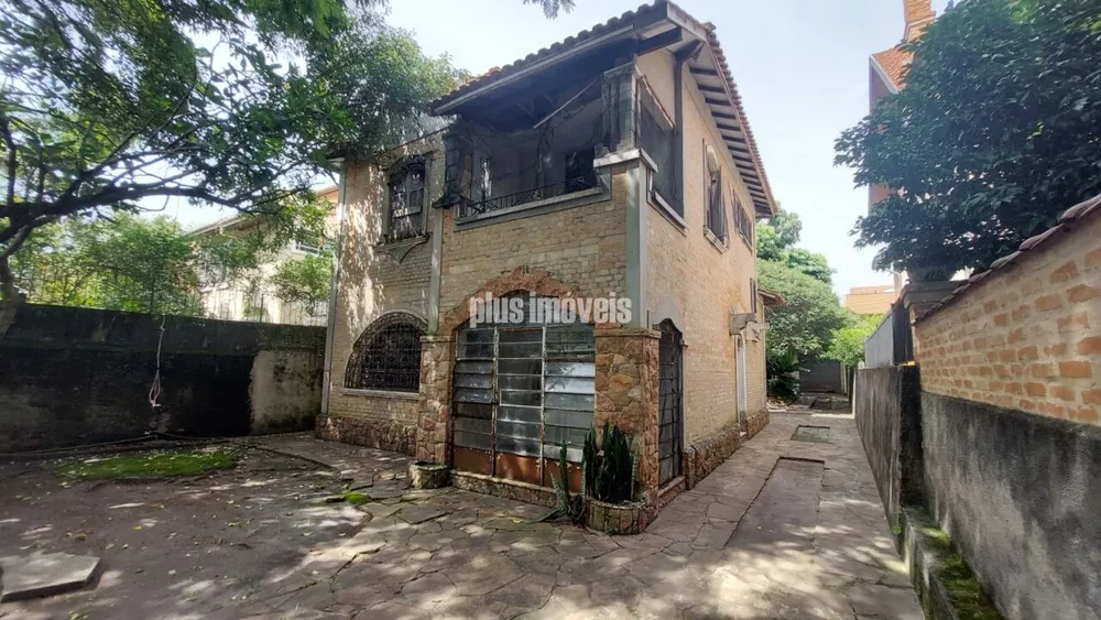 Casa à venda com 3 quartos, 210m² - Foto 1