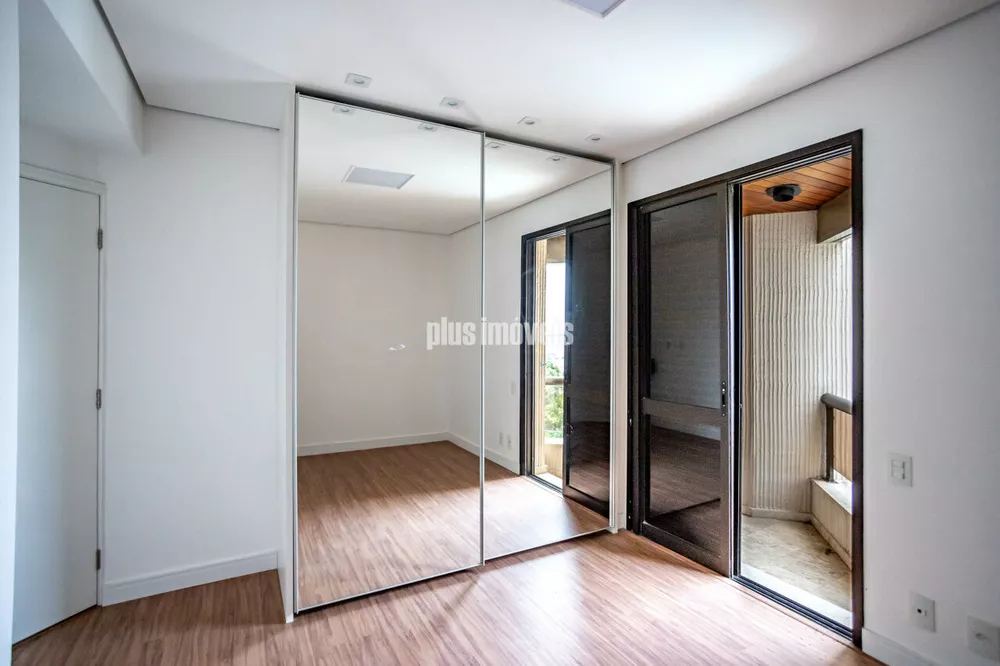 Apartamento, 3 quartos, 243 m² - Foto 2