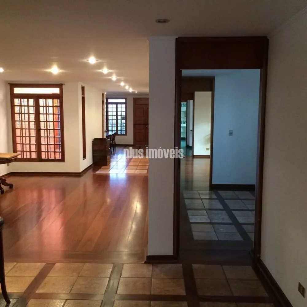 Casa à venda com 4 quartos, 500m² - Foto 1