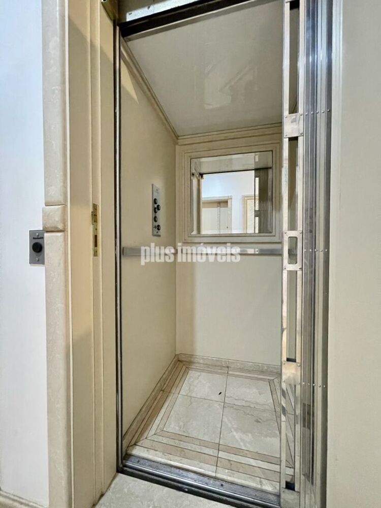 Casa à venda com 4 quartos, 1180m² - Foto 2