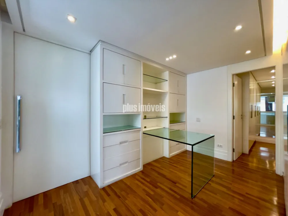 Apartamento, 3 quartos, 184 m² - Foto 1