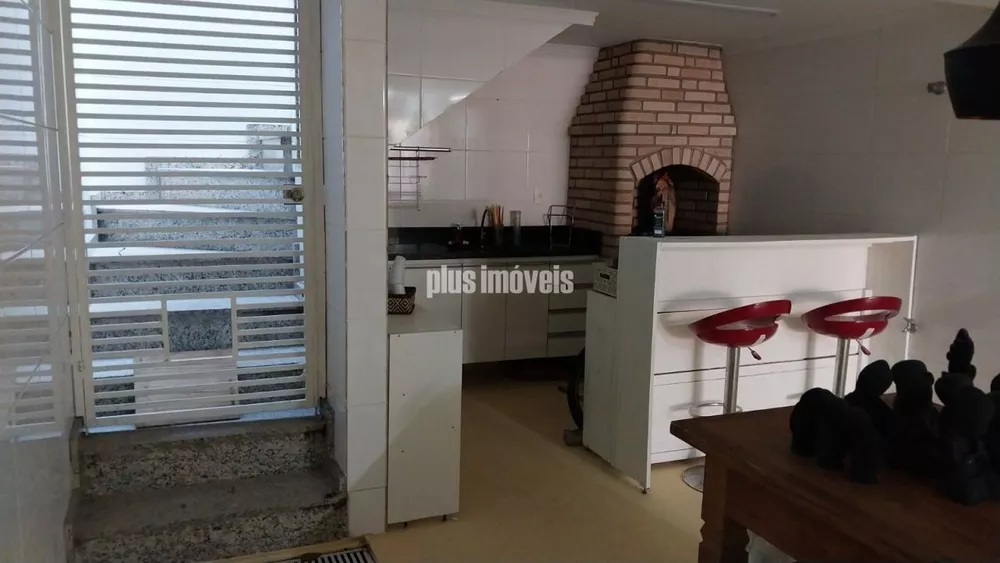 Casa à venda com 3 quartos, 180m² - Foto 1