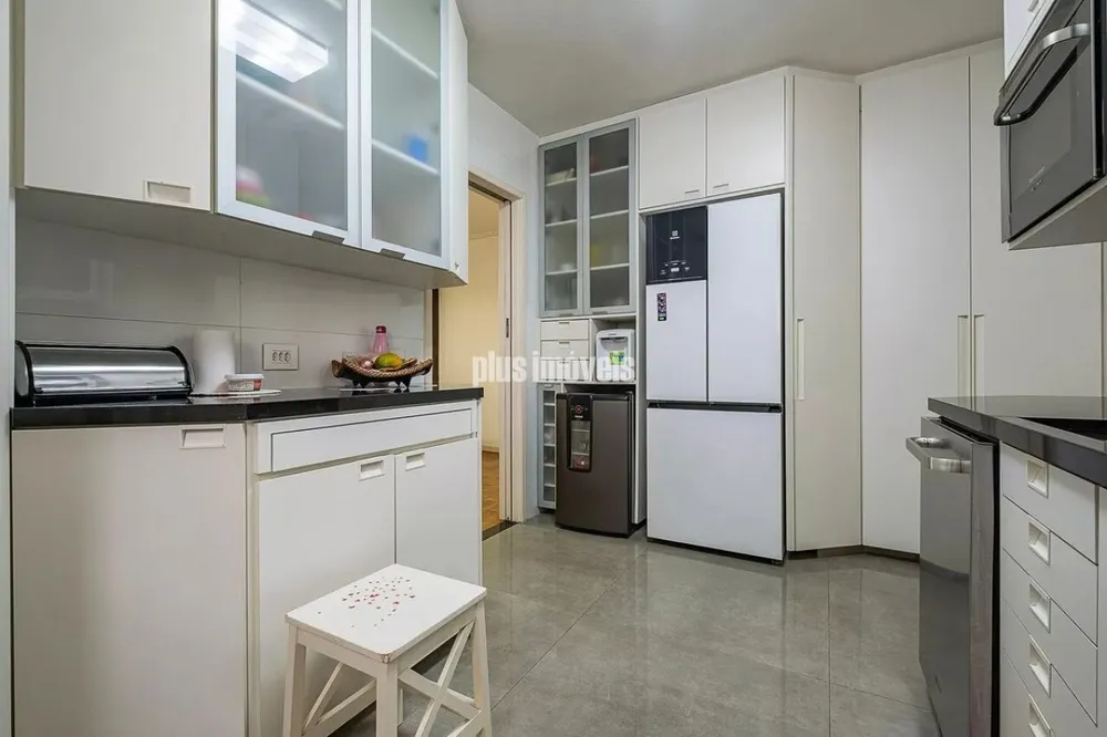 Apartamento, 3 quartos, 140 m² - Foto 1