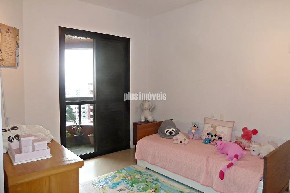 Apartamento, 3 quartos, 242 m² - Foto 1