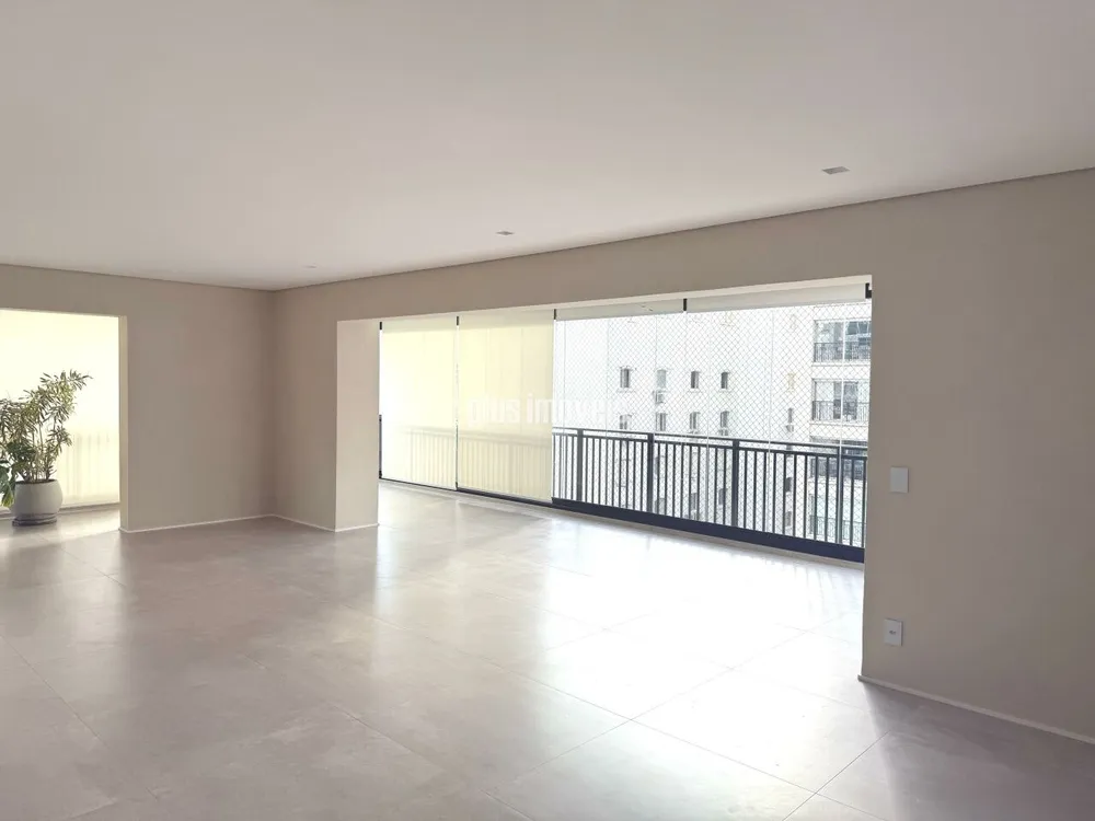 Apartamento, 3 quartos, 226 m² - Foto 2