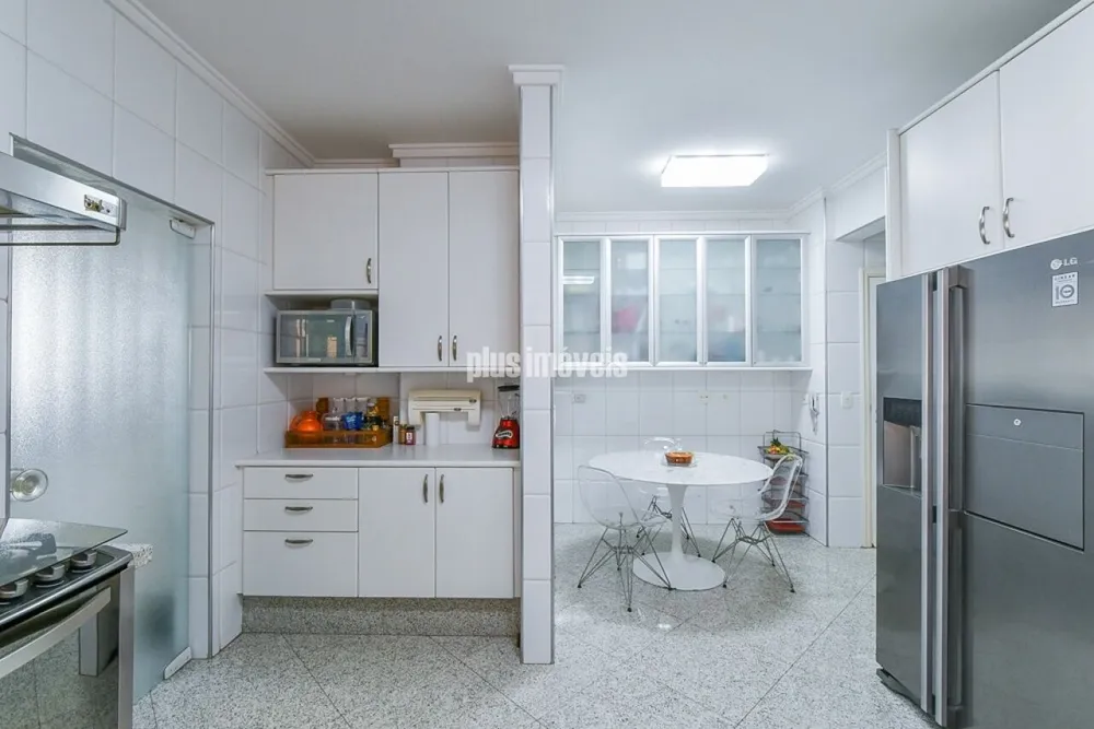 Apartamento, 3 quartos, 247 m² - Foto 2