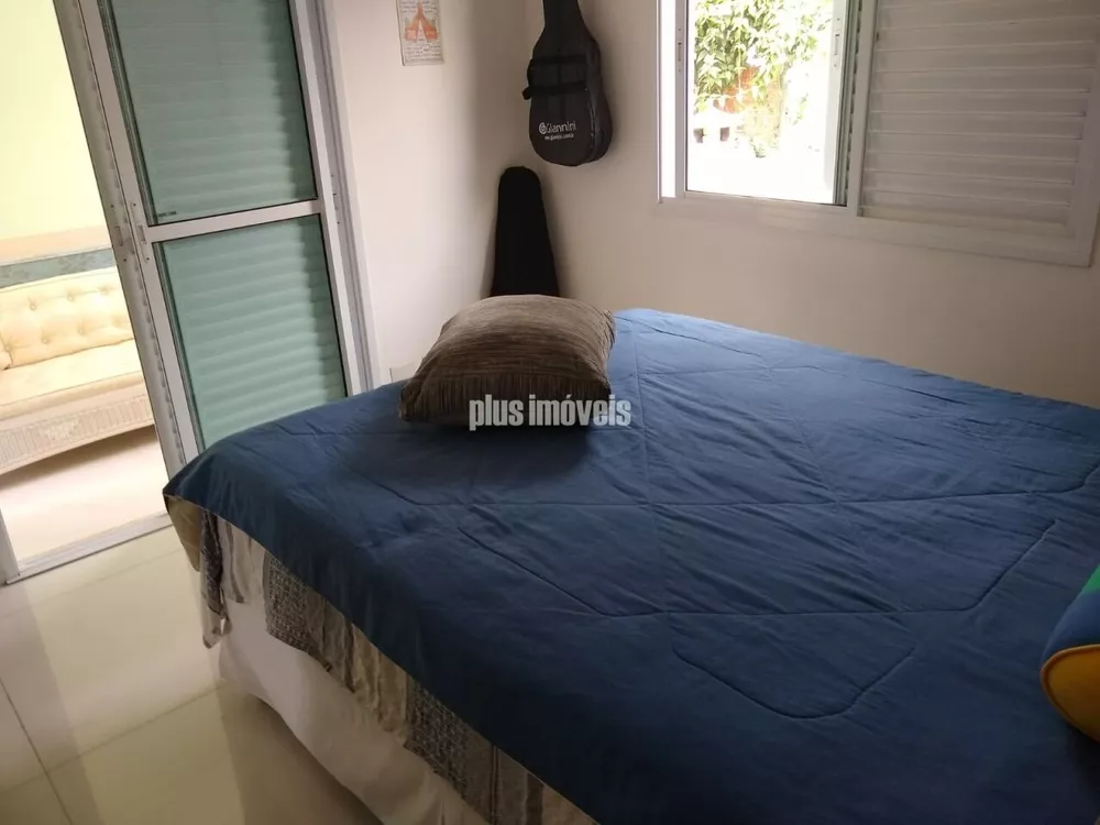 Casa de Condomínio à venda com 4 quartos, 242m² - Foto 2