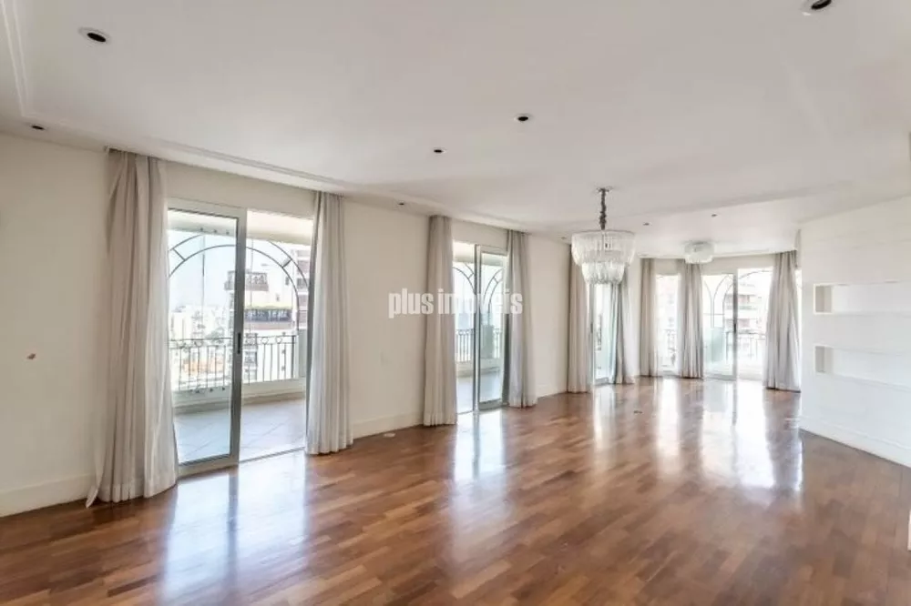 Apartamento à venda com 3 quartos, 260m² - Foto 1