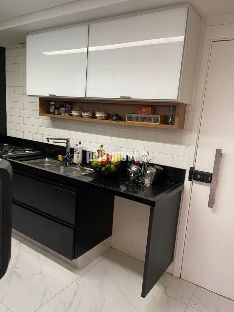 Apartamento à venda com 3 quartos, 125m² - Foto 3