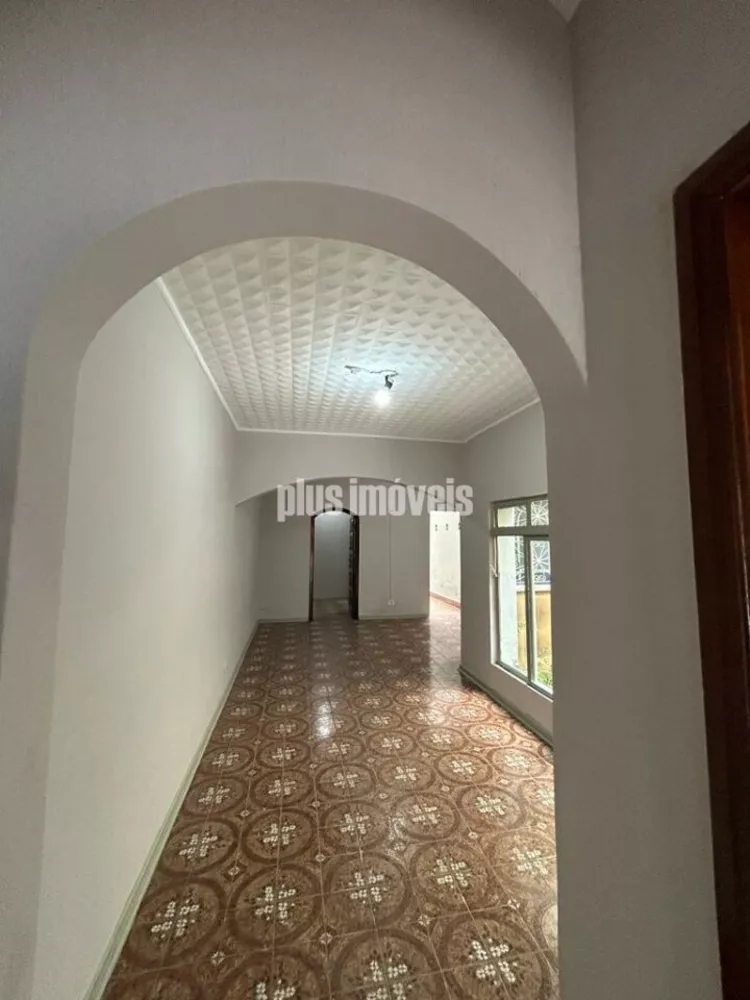 Casa à venda com 6 quartos, 260m² - Foto 2