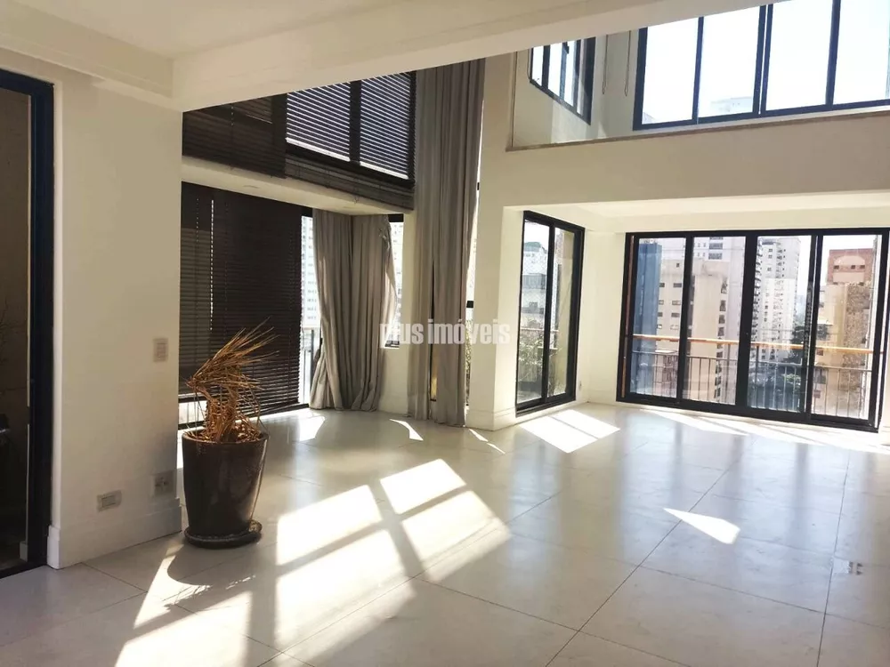 Apartamento à venda com 4 quartos, 270m² - Foto 1