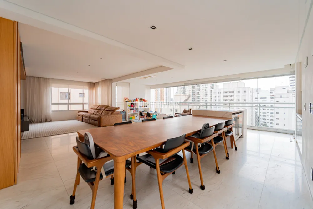Apartamento, 3 quartos, 220 m² - Foto 1