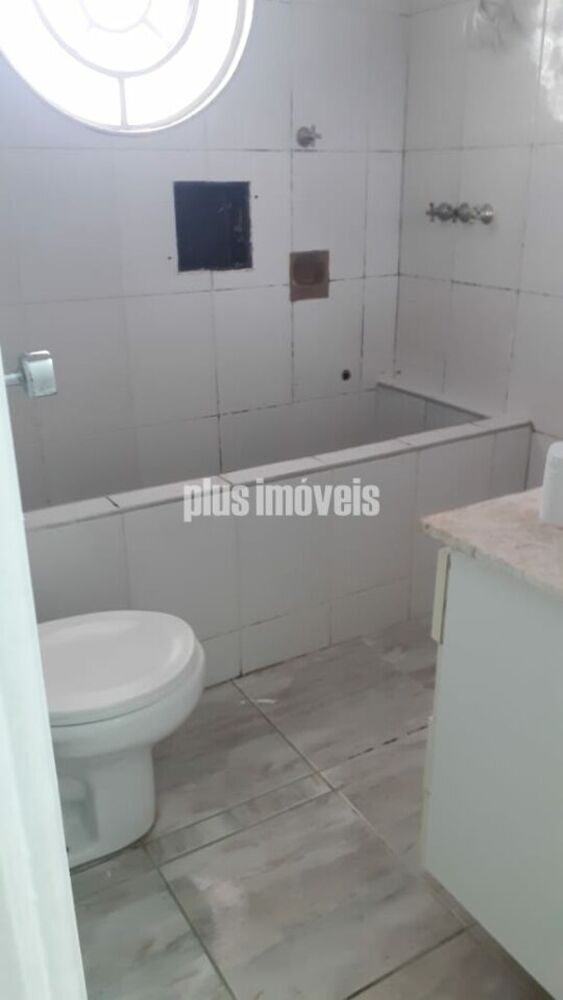 Casa à venda com 3 quartos, 213m² - Foto 2