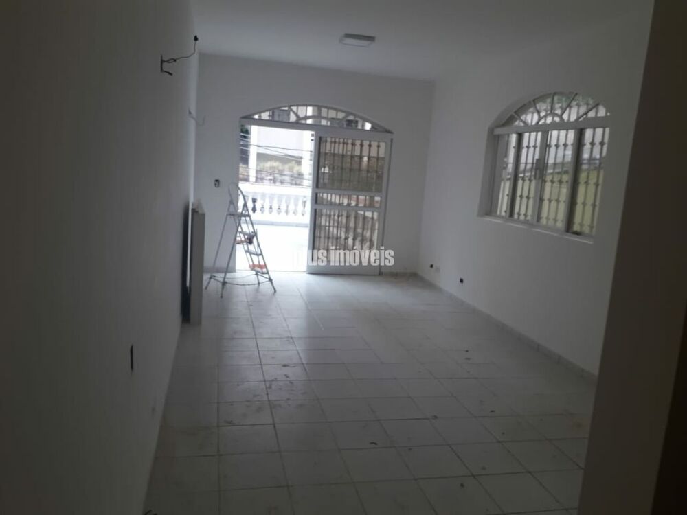 Casa à venda com 3 quartos, 213m² - Foto 1