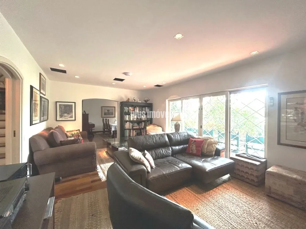 Casa, 4 quartos, 247 m² - Foto 1