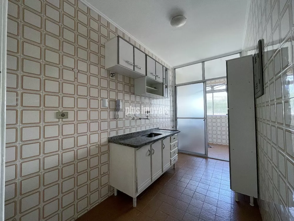 Apartamento à venda com 2 quartos, 70m² - Foto 3