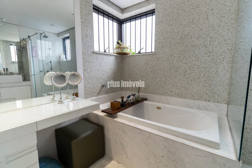 Apartamento, 4 quartos, 223 m² - Foto 2