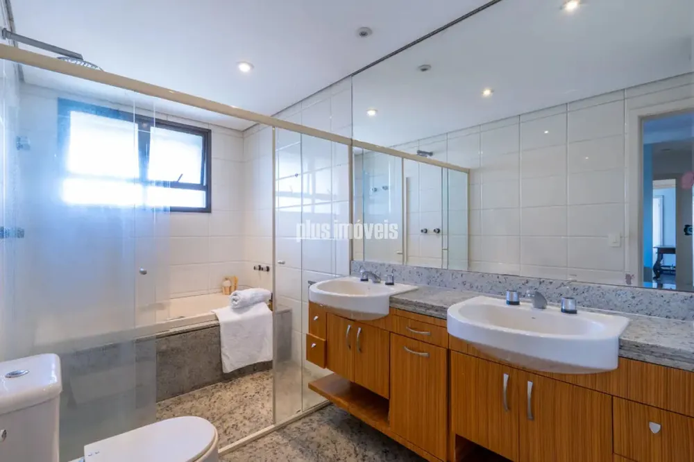 Apartamento, 3 quartos, 221 m² - Foto 2