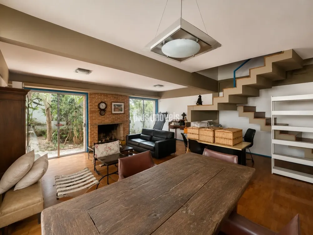 Casa, 3 quartos, 238 m² - Foto 1