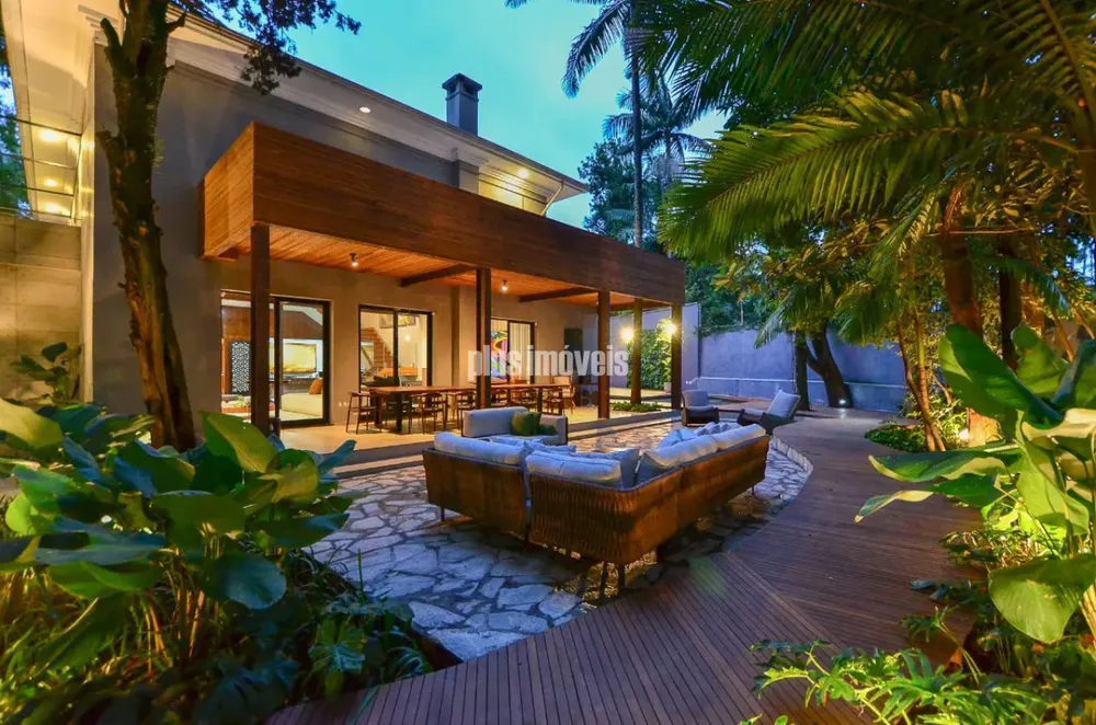 Casa, 4 quartos, 1117 m² - Foto 1