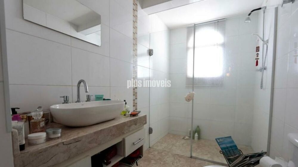 Apartamento à venda com 3 quartos, 212m² - Foto 13