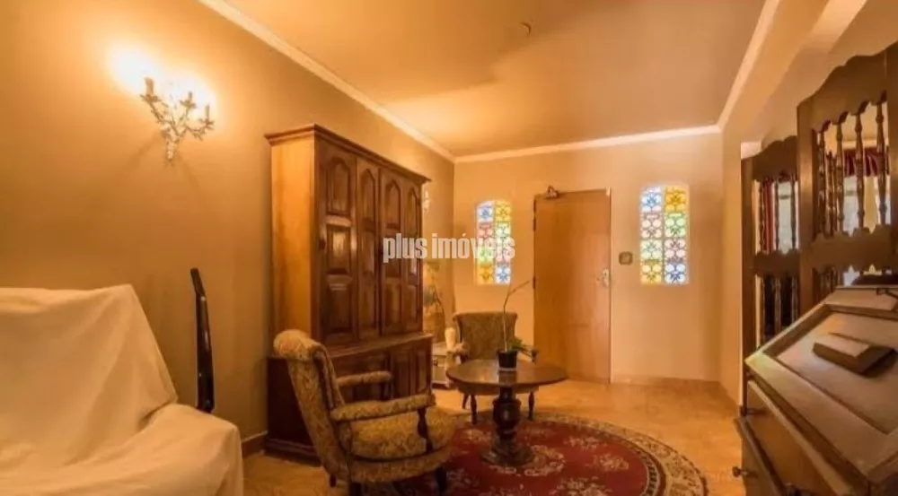 Casa à venda com 3 quartos, 230m² - Foto 2