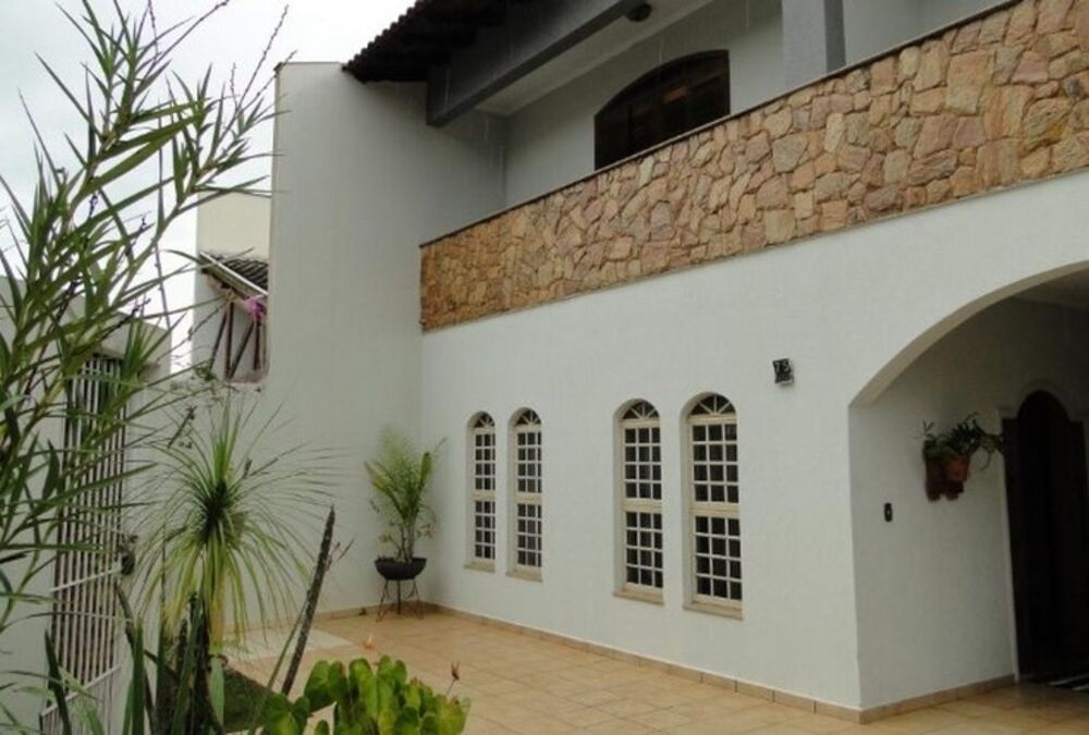 Casa à venda e aluguel com 5 quartos, 390m² - Foto 3