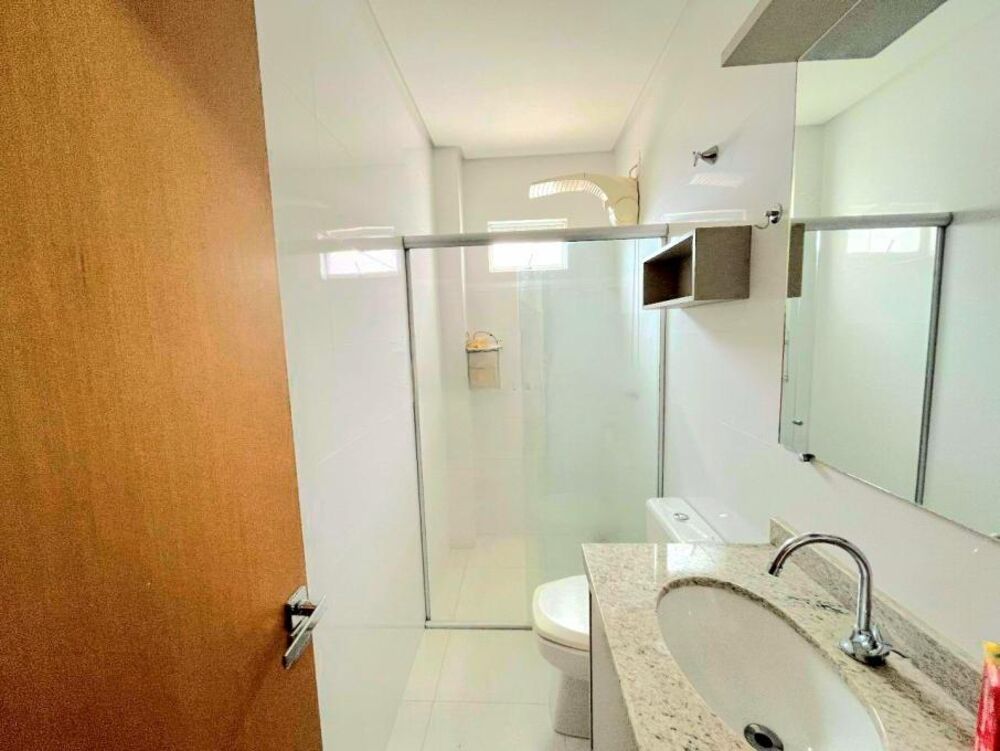 Apartamento à venda com 3 quartos, 8191m² - Foto 3