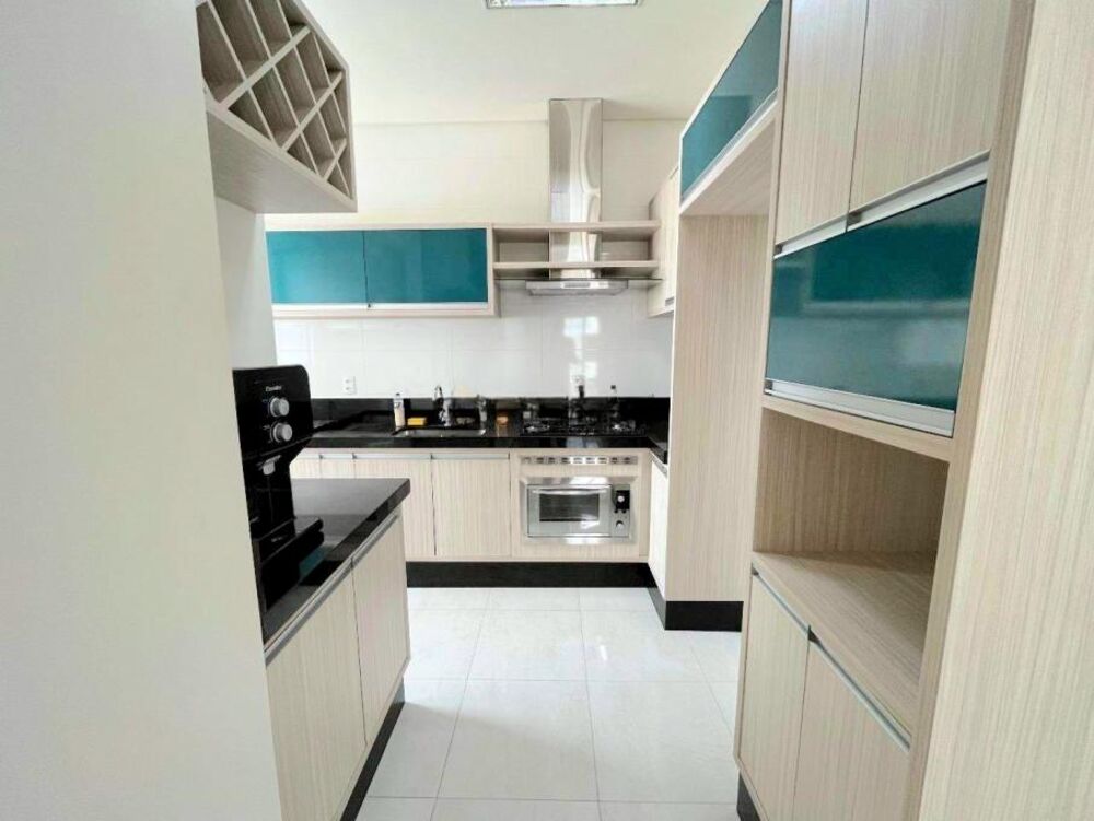 Apartamento à venda com 3 quartos, 8191m² - Foto 4